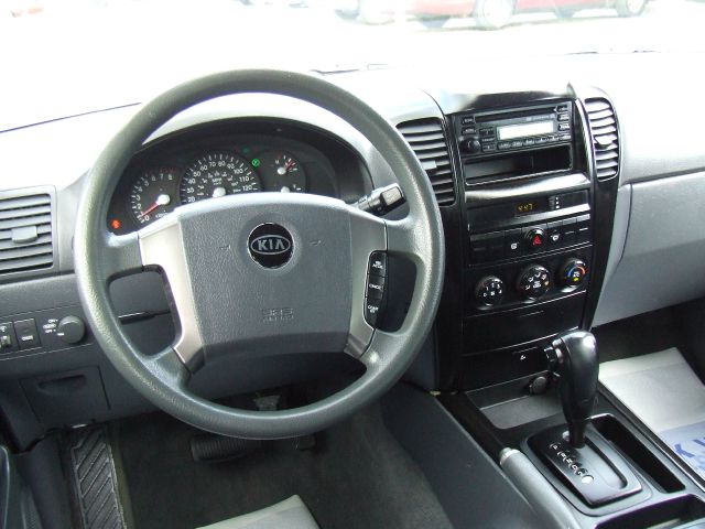 2003 Kia Sorento Crew Cab 126.0 WB 1SC LS Z85