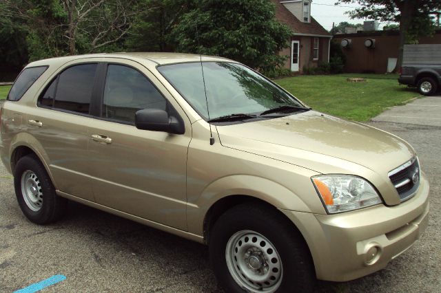 2003 Kia Sorento LS Truck