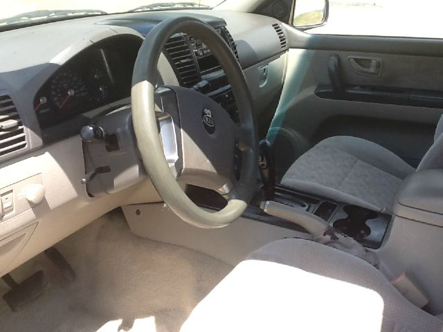 2003 Kia Sorento Crew Cab 126.0 WB 1SC LS Z85