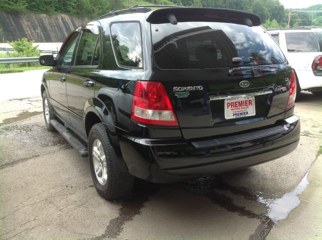 2004 Kia Sorento LS Truck