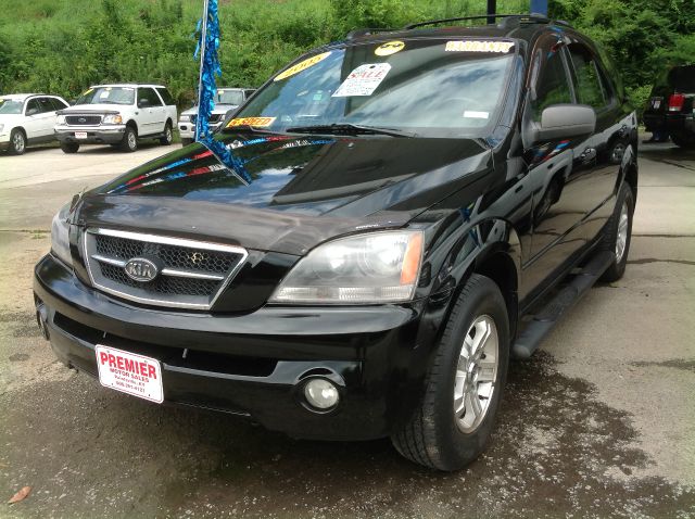 2004 Kia Sorento LS Truck