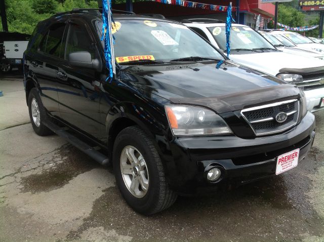 2004 Kia Sorento LS Truck