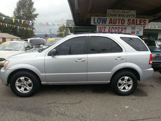 2004 Kia Sorento LS Truck