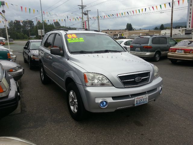 2004 Kia Sorento LS Truck