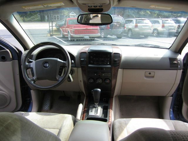 2004 Kia Sorento Crew Cab 126.0 WB 1SC LS Z85