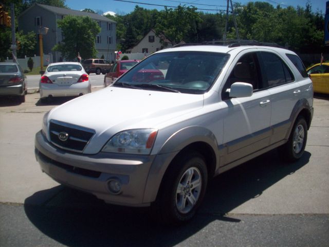 2004 Kia Sorento 2500 LS 8 Psngr Van