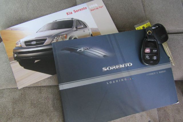 2004 Kia Sorento LS Truck