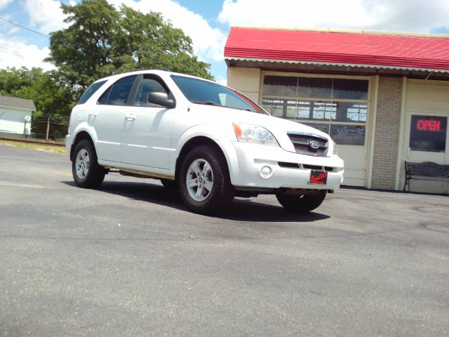 2004 Kia Sorento LS Truck