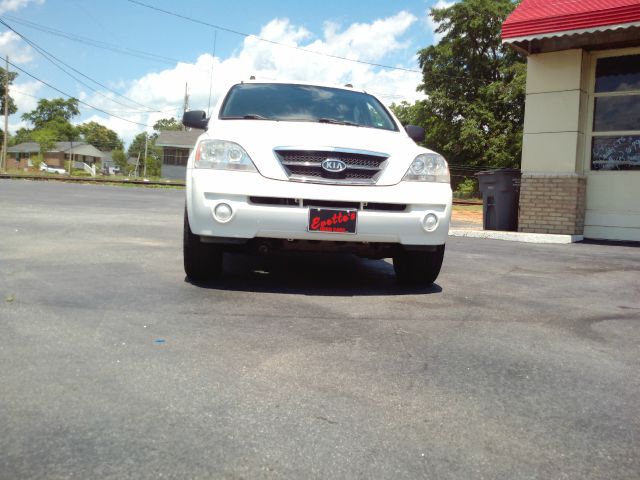 2004 Kia Sorento LS Truck