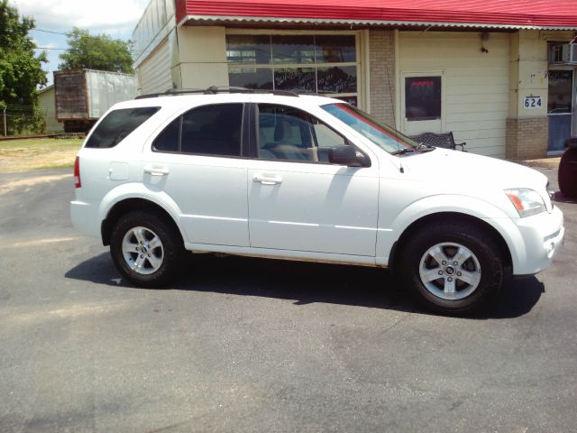 2004 Kia Sorento LS Truck