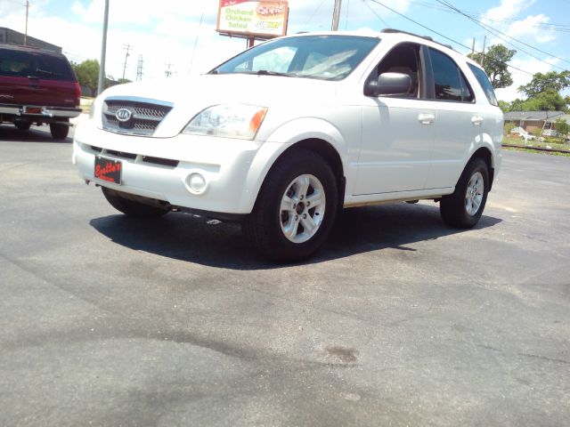 2004 Kia Sorento LS Truck