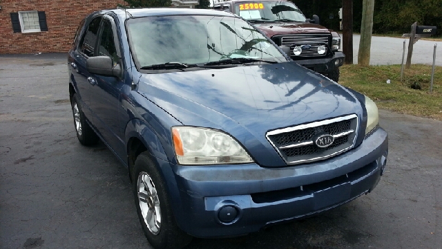 2004 Kia Sorento LS Truck