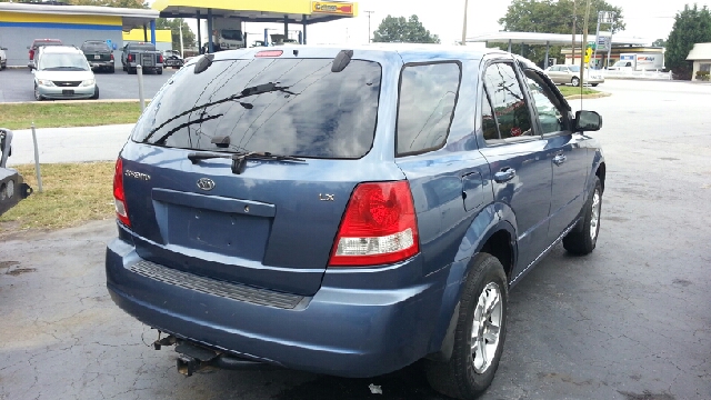 2004 Kia Sorento LS Truck