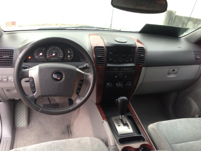 2005 Kia Sorento Crew Cab 126.0 WB 1SC LS Z85