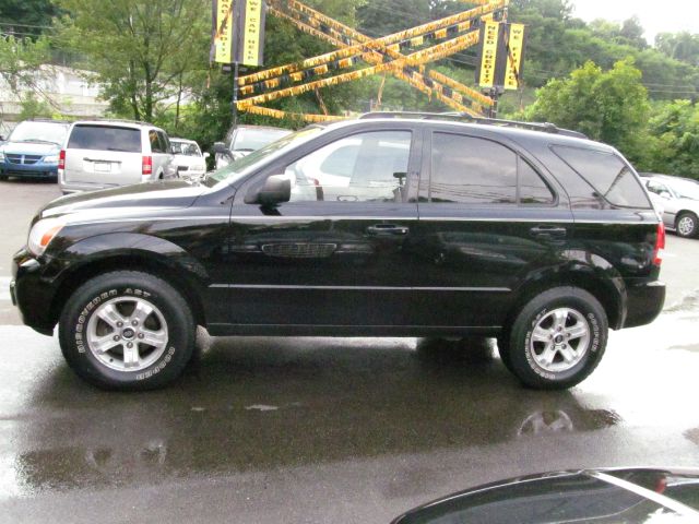2005 Kia Sorento LS Truck