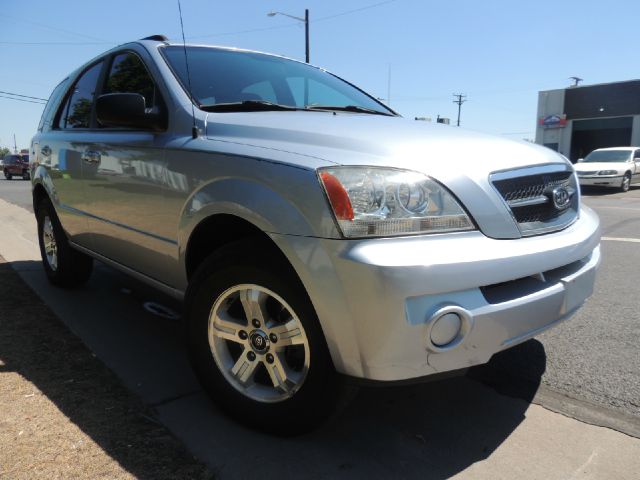 2005 Kia Sorento LS Truck