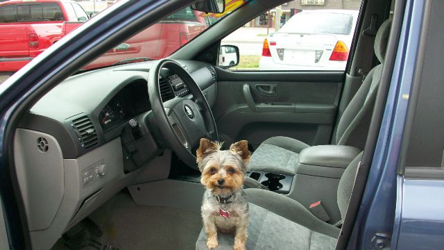 2005 Kia Sorento LS Truck