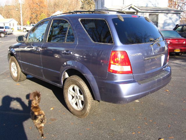 2005 Kia Sorento LS Truck