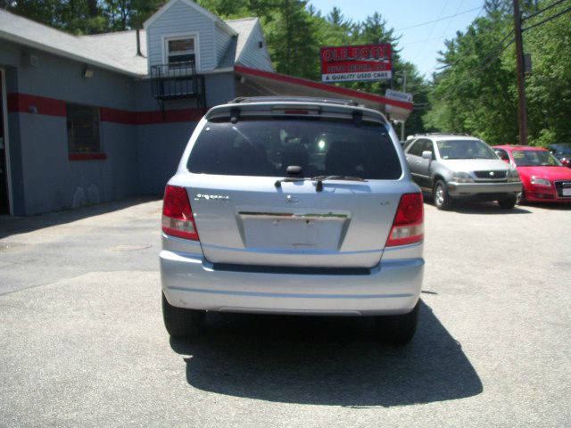 2005 Kia Sorento LS Truck