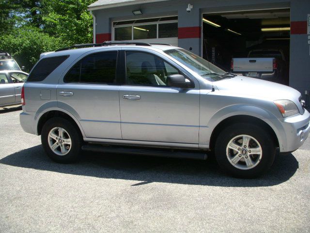2005 Kia Sorento LS Truck