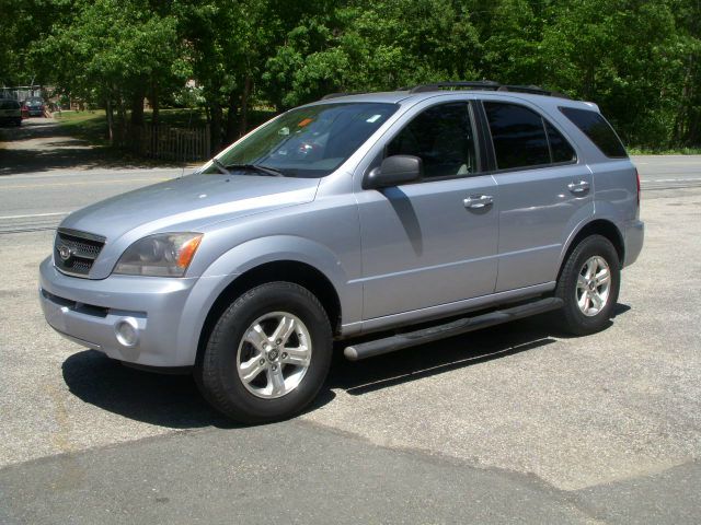 2005 Kia Sorento LS Truck