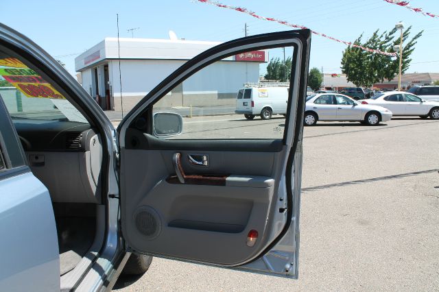 2005 Kia Sorento Crew Cab 126.0 WB 1SC LS Z85