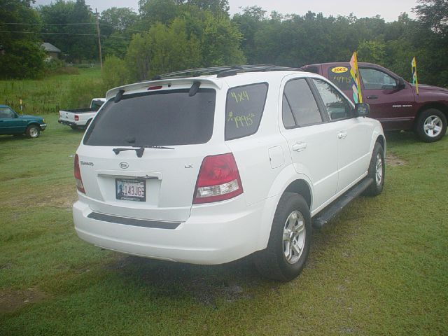 2005 Kia Sorento LS Truck