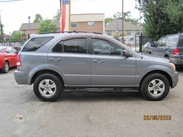 2005 Kia Sorento Crew Cab 126.0 WB 1SC LS Z85