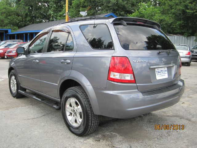 2005 Kia Sorento Crew Cab 126.0 WB 1SC LS Z85