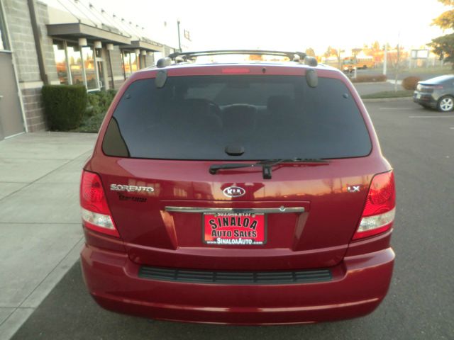 2005 Kia Sorento LS Truck