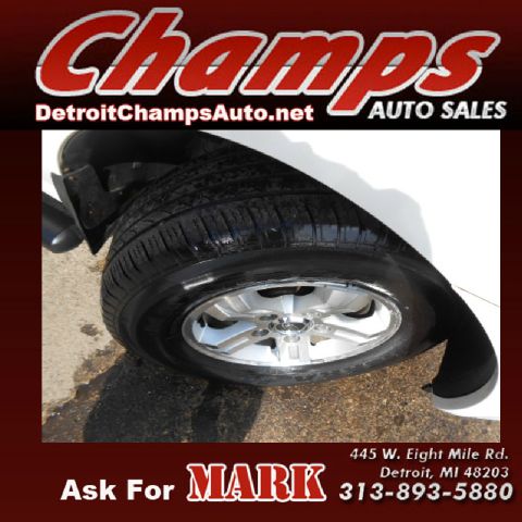 2005 Kia Sorento LS Truck