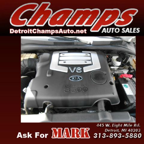 2005 Kia Sorento LS Truck