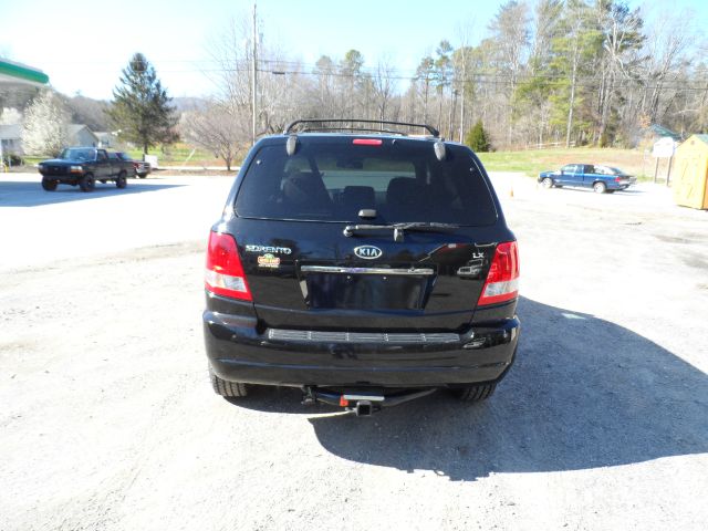 2006 Kia Sorento LS Truck