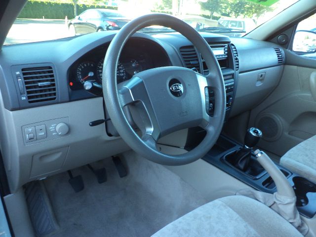 2006 Kia Sorento LS Truck