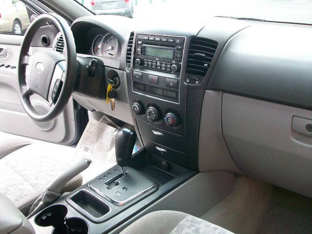 2007 Kia Sorento 4x4 Styleside Lariat