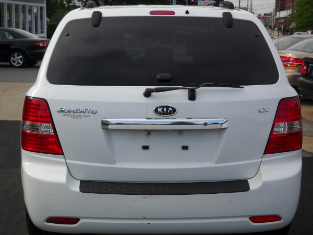 2007 Kia Sorento LS Truck