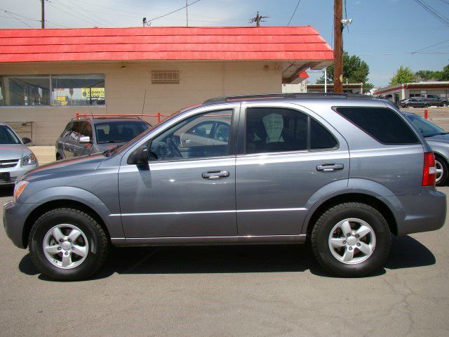 2008 Kia Sorento LS Truck