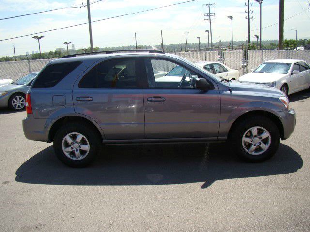 2008 Kia Sorento LS Truck