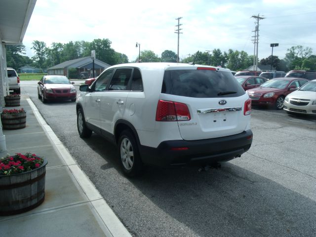 2011 Kia Sorento LS Truck