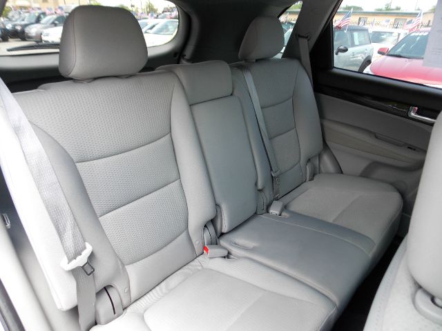 2011 Kia Sorento 4x4 Styleside Lariat