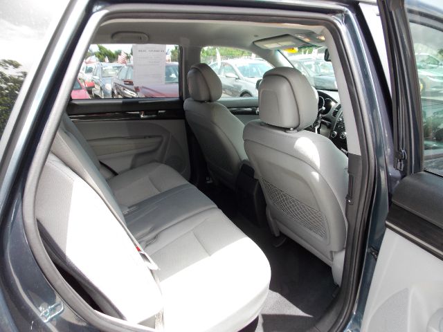 2011 Kia Sorento 4x4 Styleside Lariat