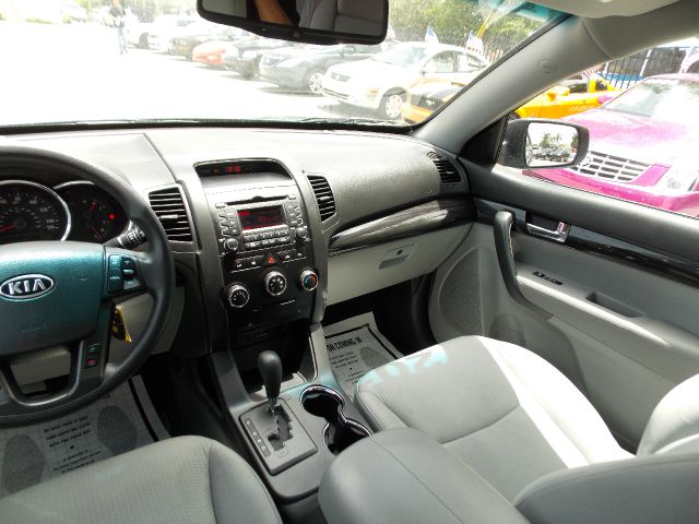 2011 Kia Sorento 4x4 Styleside Lariat