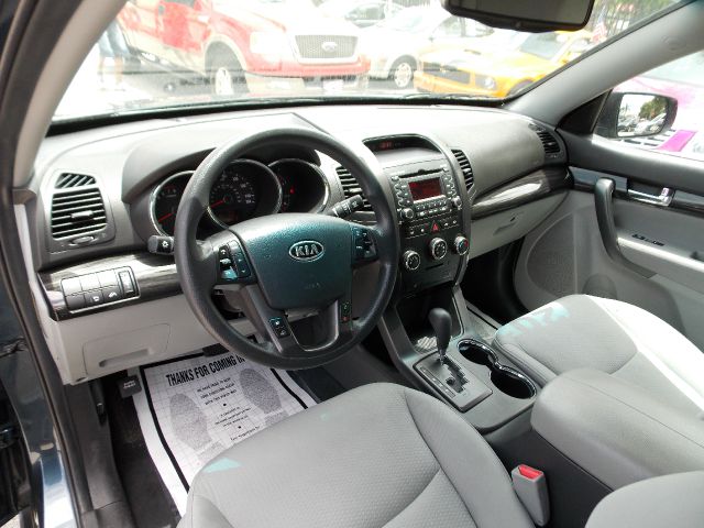 2011 Kia Sorento 4x4 Styleside Lariat