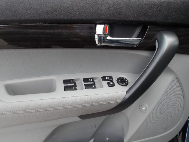 2011 Kia Sorento 4x4 Styleside Lariat