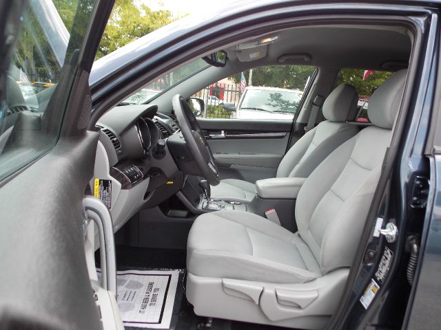 2011 Kia Sorento 4x4 Styleside Lariat