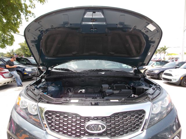 2011 Kia Sorento 4x4 Styleside Lariat