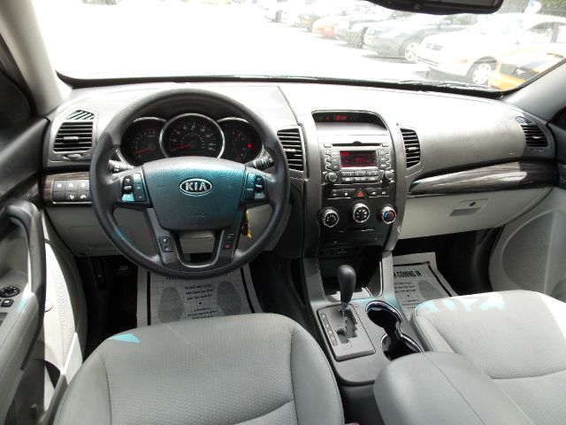 2011 Kia Sorento 4x4 Styleside Lariat
