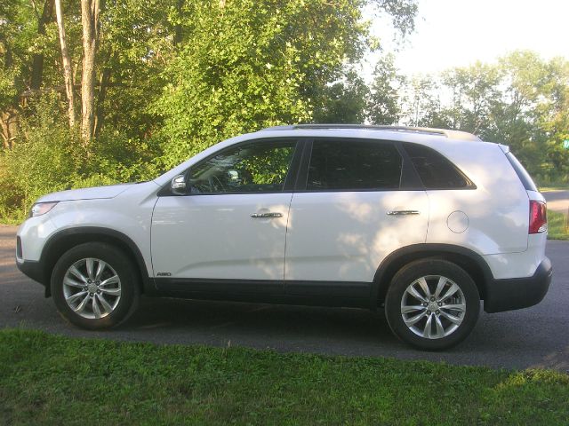 2011 Kia Sorento LS Truck