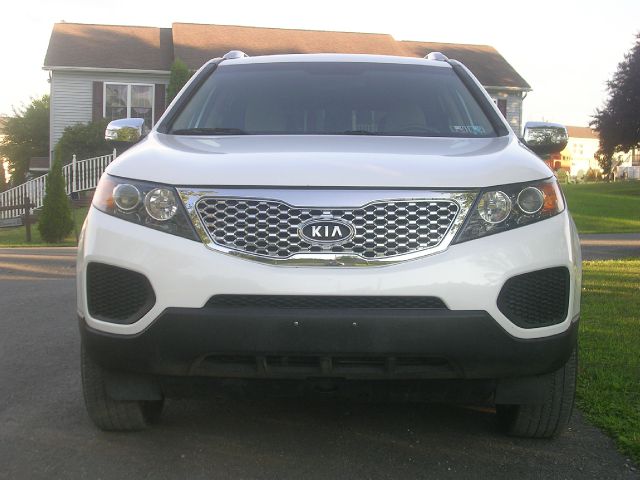 2011 Kia Sorento LS Truck