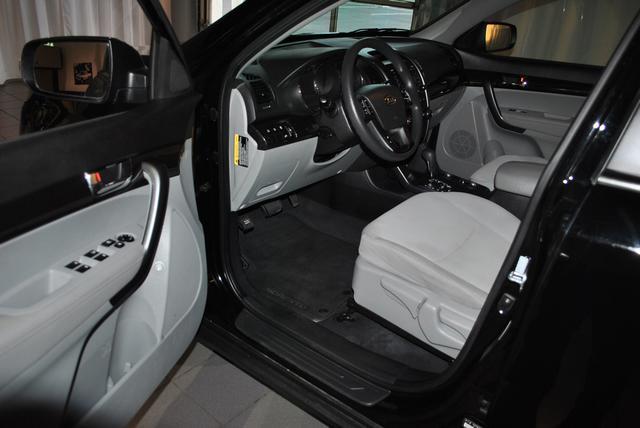 2011 Kia Sorento Elk Conversion Van
